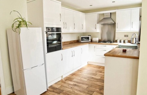 Barnetby House | 3BD Gem in the Heart of Barnetby Le Wold