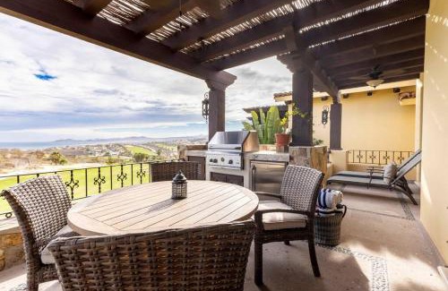 San Jose del Cabo Apartment | 3BD Golf Front Beach Club and Hot Tub in PLC