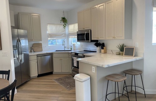 Superstition Springs Condo | 3bd Waterfront Resort Gated Community