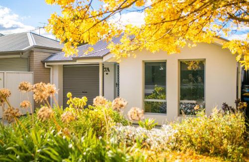 Mount Barker House | 3bedroom Modern Home in Mt Barker, 8km to Hahndorf