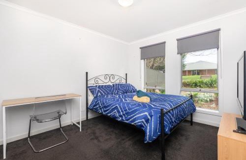 Mount Barker House | 3bedroom Modern Home in Mt Barker, 8km to Hahndorf