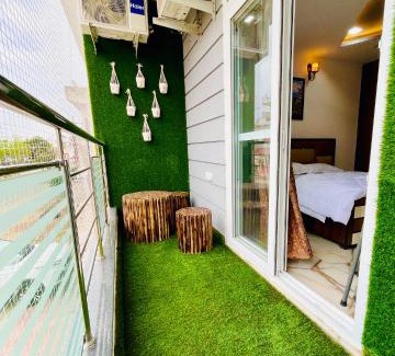 Malviya Nagar Apartment | 3BHK Airport Vista Apartment - Entire Apartment