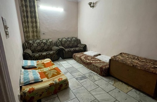 Tilak Nagar Apartment | 3BHK PROPERTY JANAKPURI FOR FAMILY STAY AND PARTIES