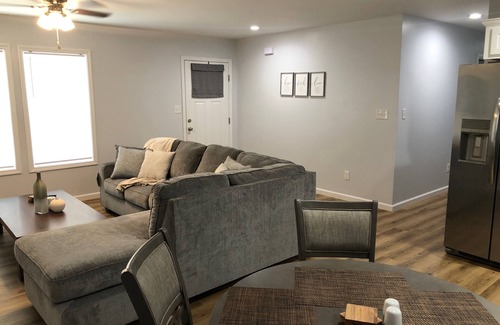 Long View House | 3BR/2BA Stylish & Comfortablen3 Queen Beds