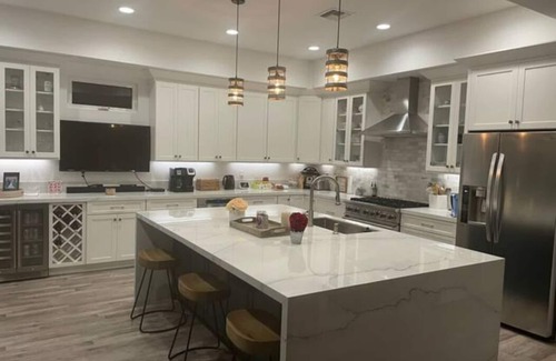 Seal Beach House | 3BR/3BA Dream Vacation Home w/Pool in Seal Beach