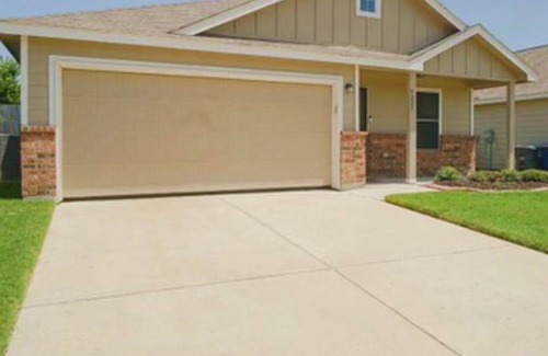 Dallas House | 3BR/4beds/sleeps 8n