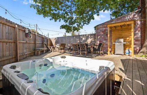 Phoenix Hill House | 3BR Cozy Family Home with HotTub & Spacious Backyard