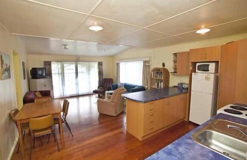 Whangamata House | 3BR Family-Friendly Home, Steps from Shops & Beach