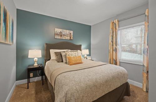 North End House | 3BR free parking free Wi-Fi near dntown St Paul