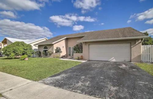 Lauderhill House | 3BR Home with Private Pool near Sawgrass Mills Mall