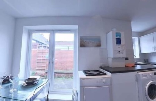 Houghton le Spring House | 3br Ironside Urban Luxe Retreat.