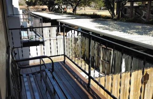 Natchitoches House | 3BR Mid Century Modern Townhome on Parkway
