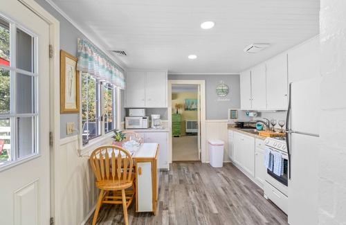 Mara Vista House | 3BR Narragansett Nook