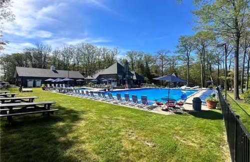 Hidden Valley House | 3BR Ski Resort Townhome-Sleeps 7