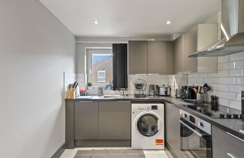 Island Gardens Apartment | 3BR-Sleeps8-CanaryWharf-CinemaBedroom