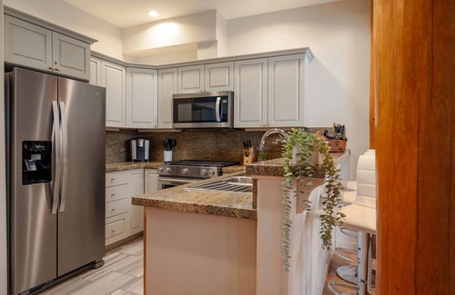 Nordic Estates House | 3BR | Taluswood | Ski-in/Ski-out | Private Hot Tub | King Bed w/Ensuite | Deck w/BBQ
