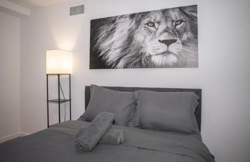 Hoboken House | 3BR Townhouse with Private Rooftop