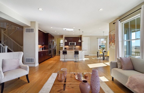 The Pinery House | 4,000 sqft. Pet-friendly ideal for families, consultants, travel nurses, doctors