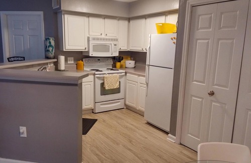 Gulf Shores Condo | 4.5 miles from the Beach, Middle of everything Great Family Place, Private