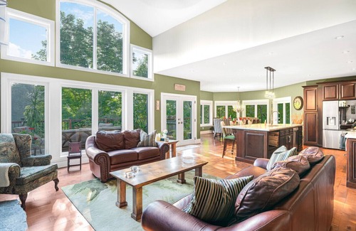 McKellar Cottage | 4-acres of Family-focused fun for everyone!