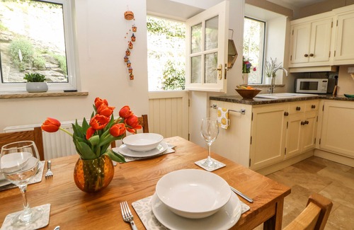 Tideswell Cottage | 4 ALMA ROAD, pet friendly, with open fire in Tideswell