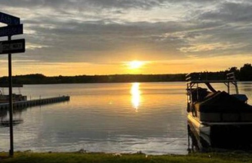 Edinboro House | 4 bdr Cottage, Edinboro Lake Views, Dogs Welcome