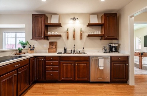 Del Rey Oaks House | 4 bed/2 ba Quiet Monterey County Retreat home