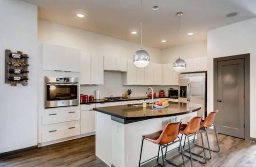 Twin Lakes House | 4 bed, 4 bath, Minutes to Downtown Denver