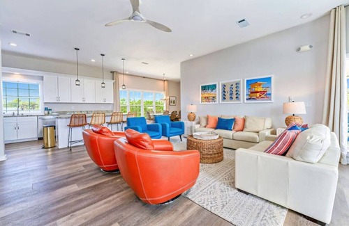 East End House | 4 Bed - 5 Bath – Pet Friendly - Just Renovated- Steps to Beach- Private Pool & Hot Tub!
