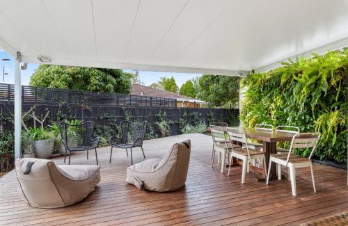 Maroubra House | 4-Bed Coastal Family Vacation Haven with Garden