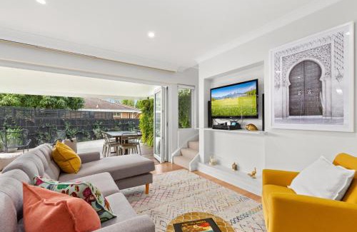 Maroubra House | 4-Bed Coastal Family Vacation Haven with Garden