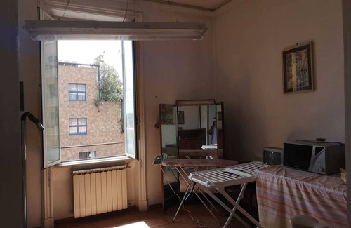 Garbatella Apartment | 4 bed flat near metro,train, amenities