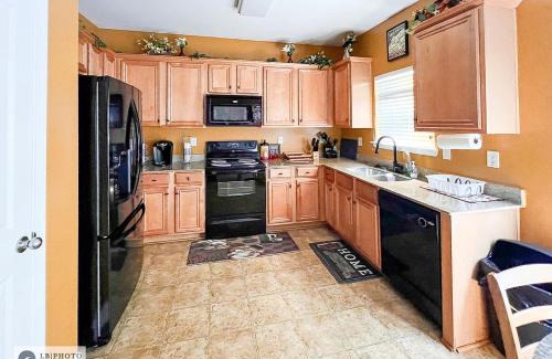 Church Street House | 4 - Bed home with Cali King Bed, 12 mins to DTWN