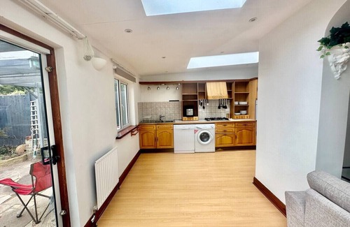 Bellingham House | 4 Bed house in Daneby Road SE6