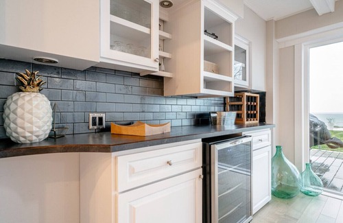 Kingsville House | 4 Bed Lux Oasis with Salt Water Pool Close Nov 1
