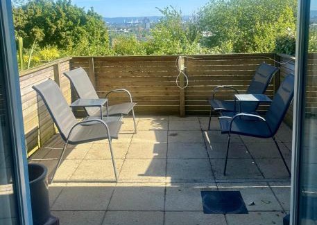 Penarth House | 4 bed Townhouse with spectacular views 4 miles from Cardiff 10min drive or train journey to city centre