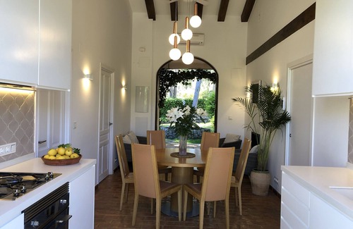 Vilamarxant Villa | 4-bed villa (sleeps 8/9), rural setting, near Valencia, pool, gardens.