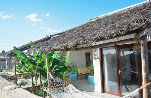 Nungwi Villa | 4 Bed Villa with Private Pool, Jacuzzi, WIFI & AC