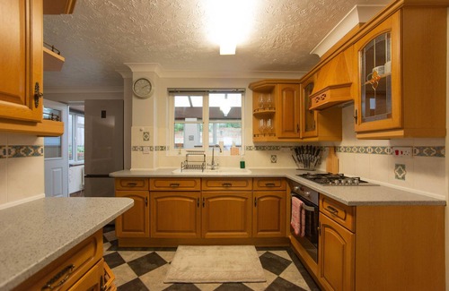 Brandon House | 4 bedroom, 2.5 bath furnished house with 96-jet spa, adjacent to Thetford Forest