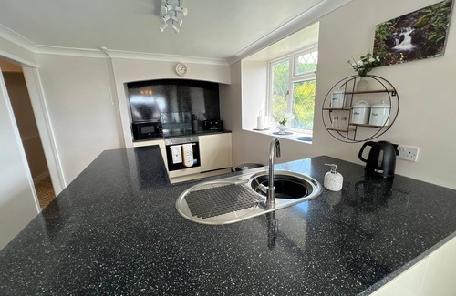 Cadoxton House | 4 bedroom 3 bathroom spacious cottage nestled in woodland area