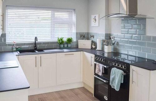 Criccieth Cottage | 4 bedroom accommodation in Criccieth, near Porthmadog
