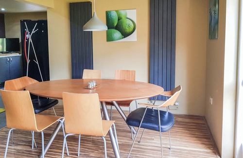Ashford-in-the-Water Cottage | 4 bedroom accommodation in Ashford-in-the-Water, near Bakewell