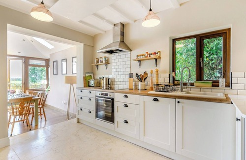 Llanelli Cottage | 4 bedroom accommodation in Llanelli