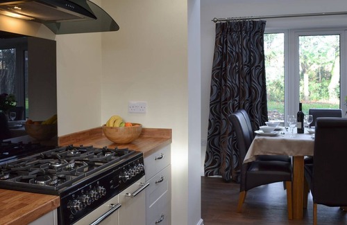 Helsby Cottage | 4 bedroom accommodation in Alvanley, near Frodsham