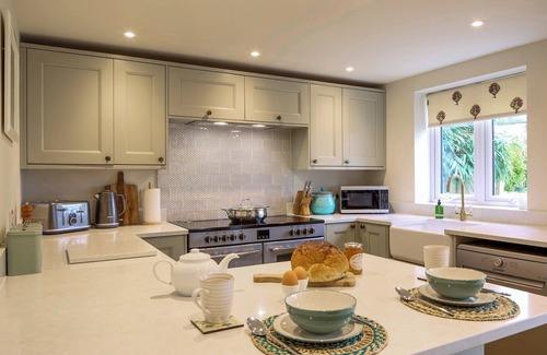 New Forest District Cottage | 4 bedroom accommodation in Woodgreen, near Fordingbridge