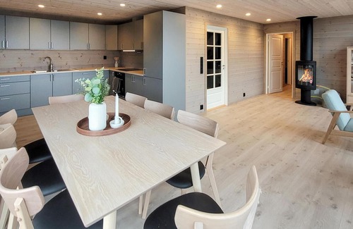 Etne House | 4 bedroom amazing home in Skånevik