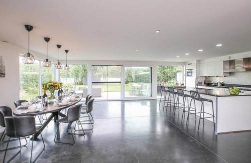 Assebroek House | 4 bedroom awesome home in Brugge