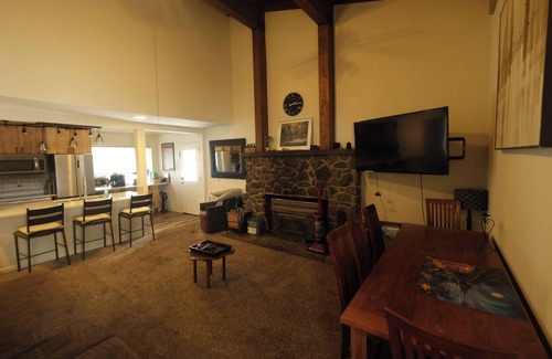 Truckee Ski Chalet | 4 Bedroom Chalet at Donner Lake. Monthly during Summer and Holidays.