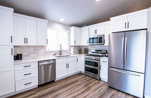 Highlands Ranch House | 4-Bedroom Comfort Near It All Fire Pit & More!