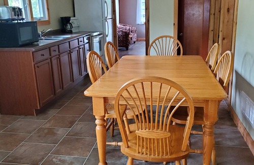 Southampton Cottage | 4 Bedroom Cottage - steps to beautiful Southampton Beach